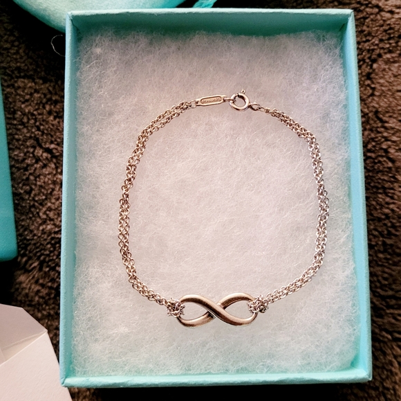 Tiffany & Co, 925 Silver Infinity bracelet, size S Authentic - Picture 6 of 10